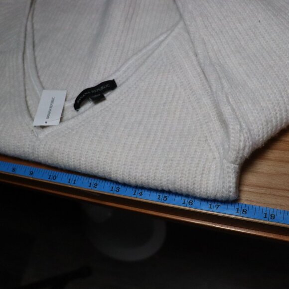 Banana Republic Yak Hair Wool Sweater Womens L Cream Quiet Luxury Classic NWT - Picture 12 of 15